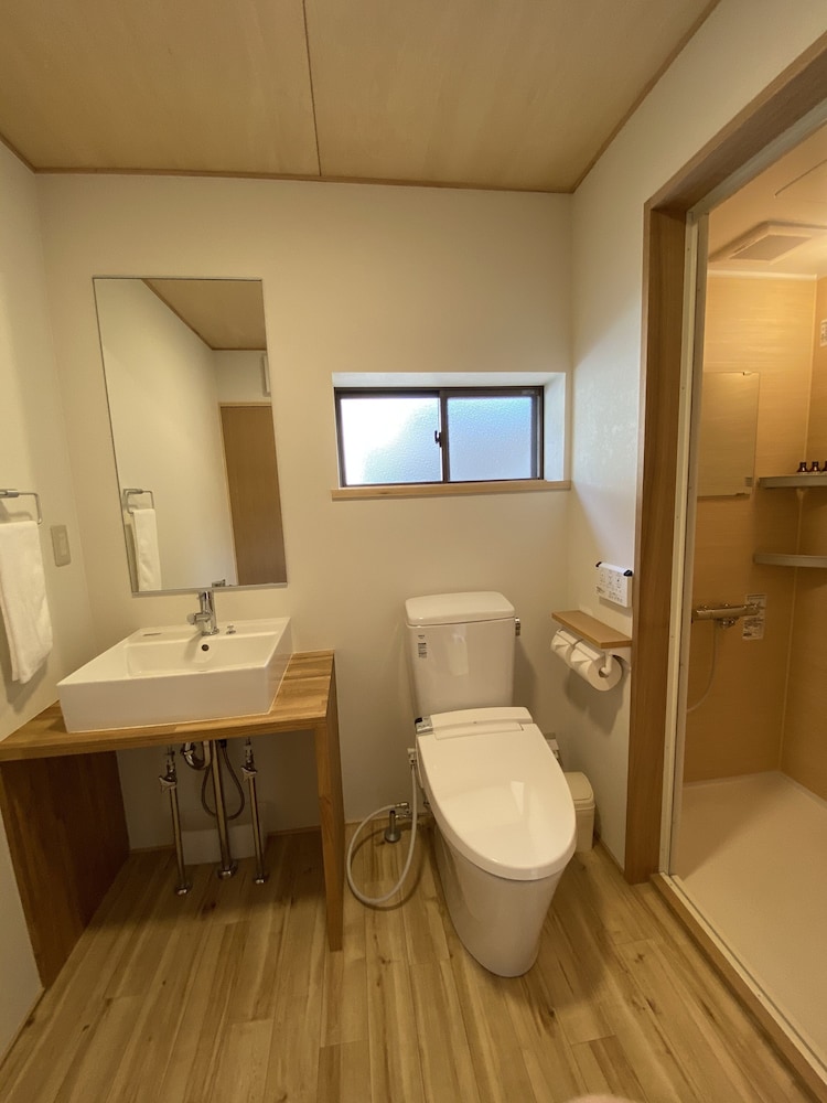 ルーム 禁煙 (Charlie) バスルーム0 | クイントハウス直島