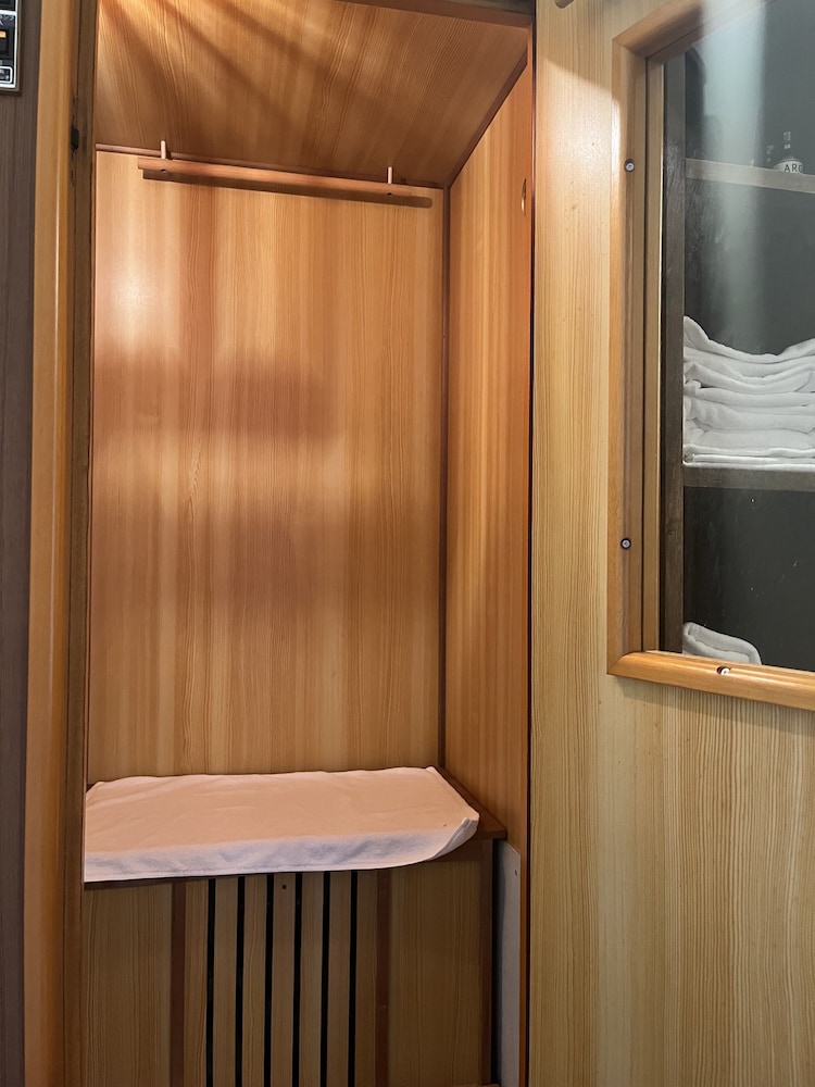 ルーム 禁煙 サウナ (Alpha) バスルーム1 | クイントハウス直島