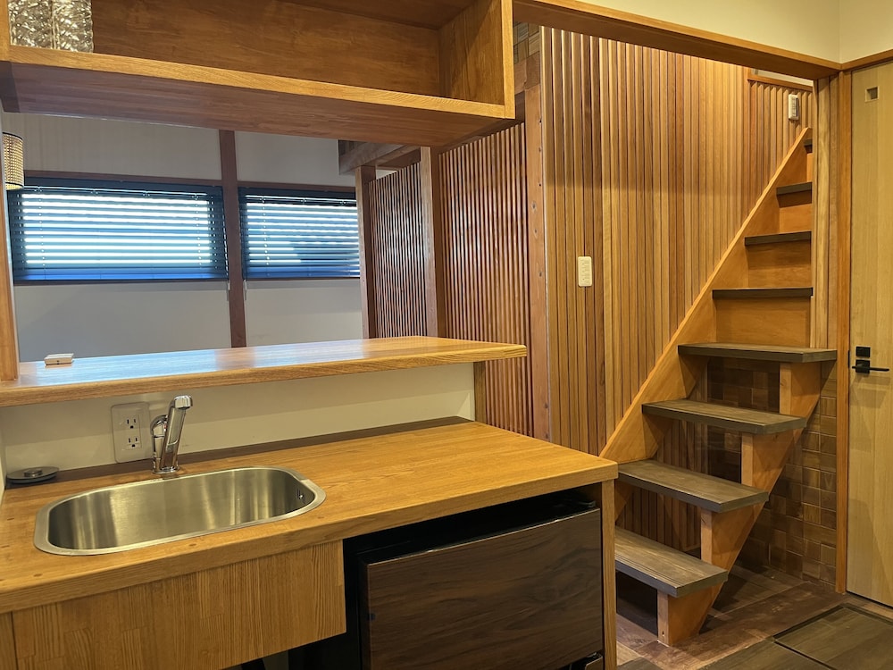 ファミリー ルーム サウナ 禁煙 専用簡易キッチン0 | クイントハウス直島