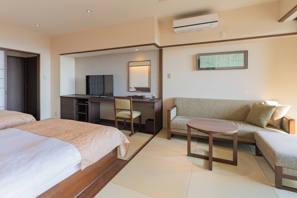 [源泉掛流し露天風呂] オーシャンビュー 1階ツイン 客室2 | 大室の杜 玉翠 (13 歳以上)