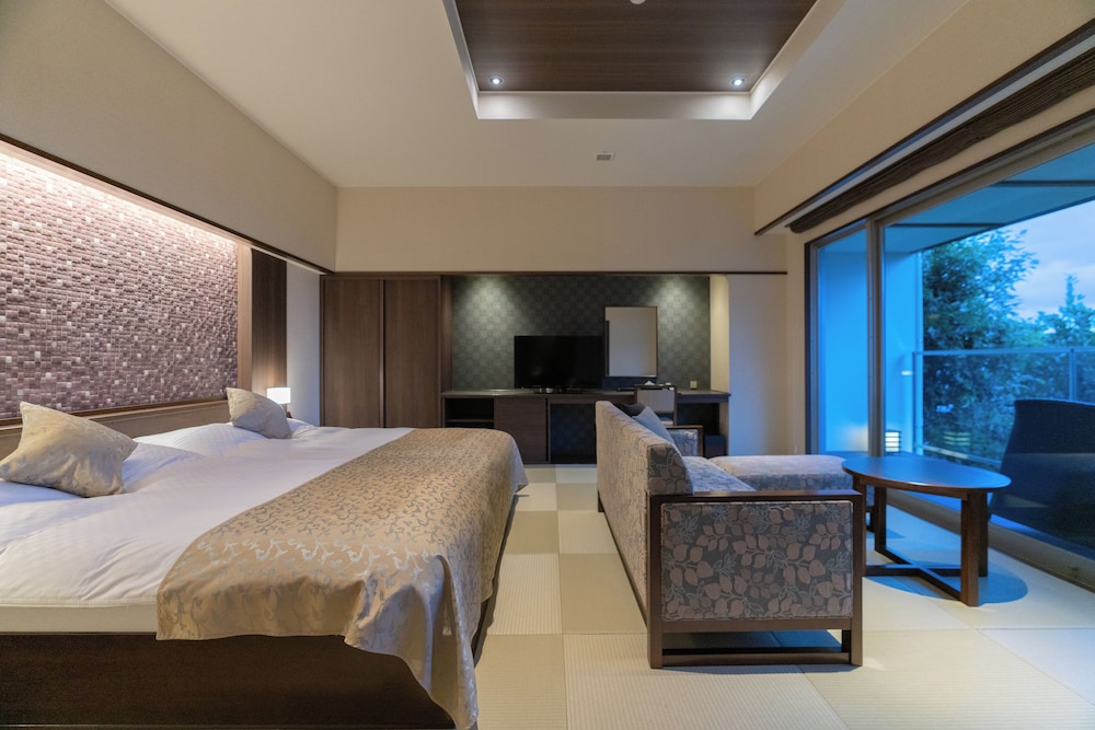 [源泉掛流し露天風呂] オーシャンビュー 2階ツイン | 大室の杜 玉翠 (13 歳以上)