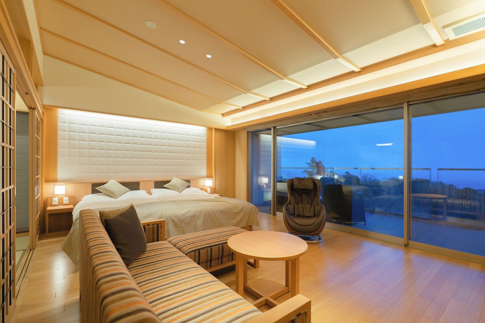 [源泉掛流し露天風呂] オーシャンビュー 2階特別室 | 大室の杜 玉翠 (13 歳以上)