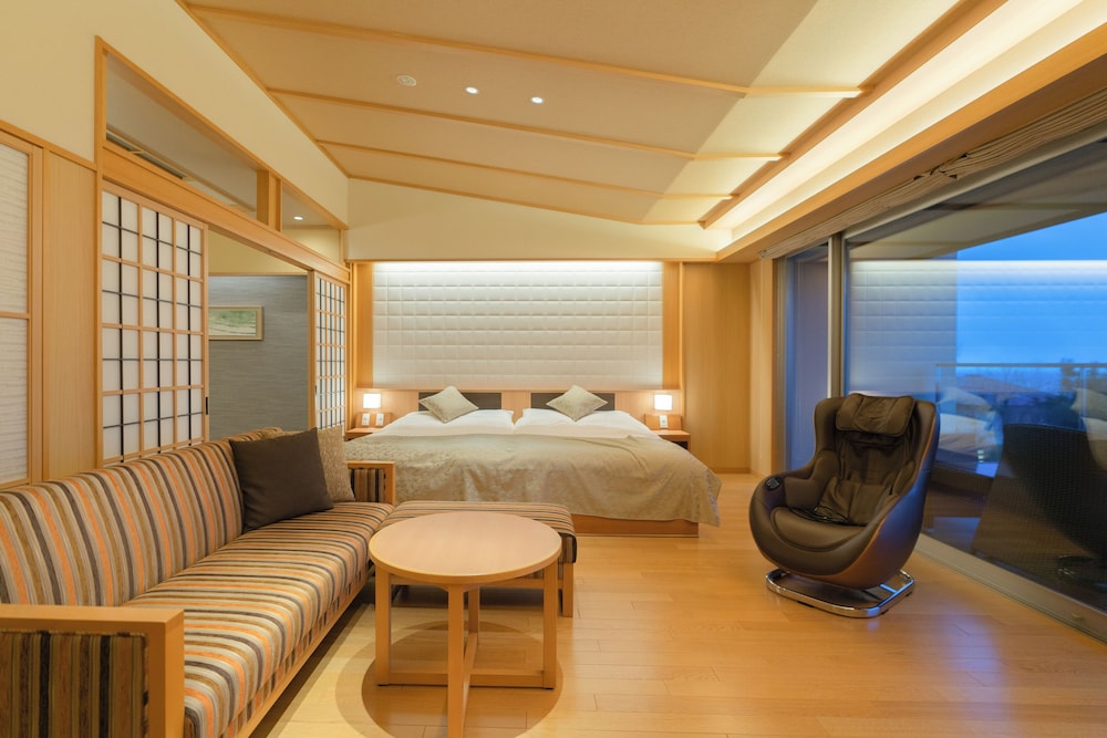 [源泉掛流し露天風呂] オーシャンビュー 2階特別室 客室9 | 大室の杜 玉翠 (13 歳以上)