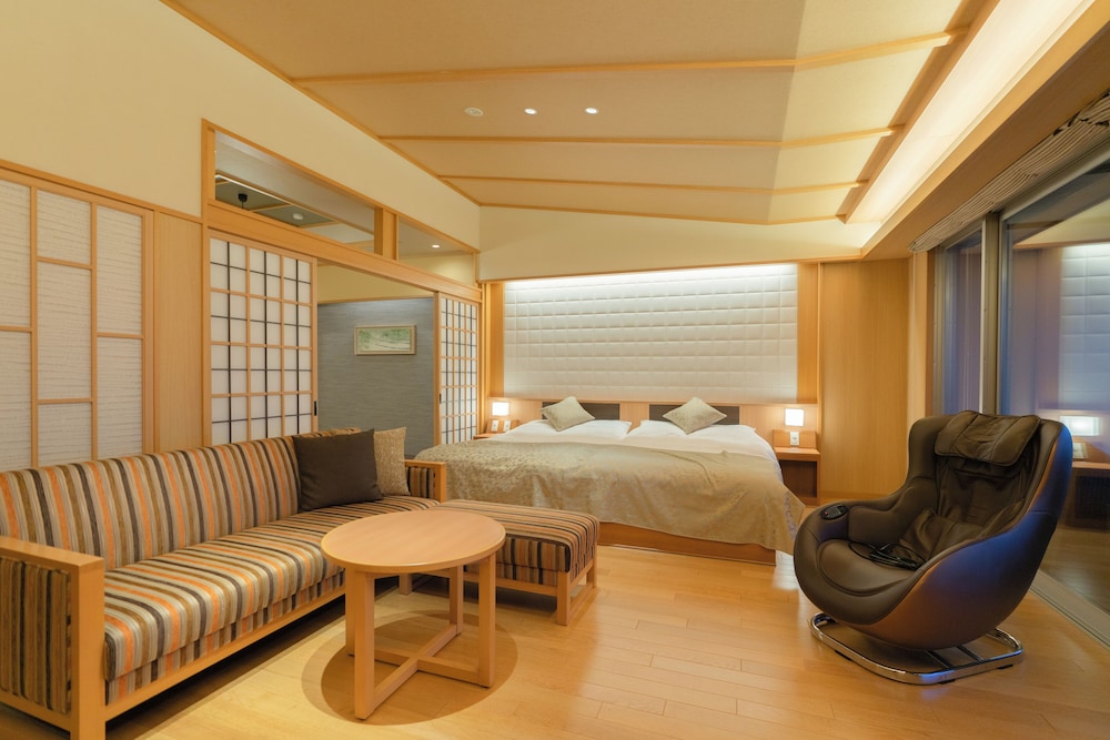 [源泉掛流し露天風呂] オーシャンビュー 2階特別室 客室5 | 大室の杜 玉翠 (13 歳以上)