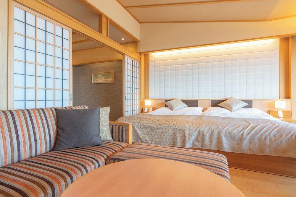 [源泉掛流し露天風呂] オーシャンビュー 2階特別室 客室1 | 大室の杜 玉翠 (13 歳以上)