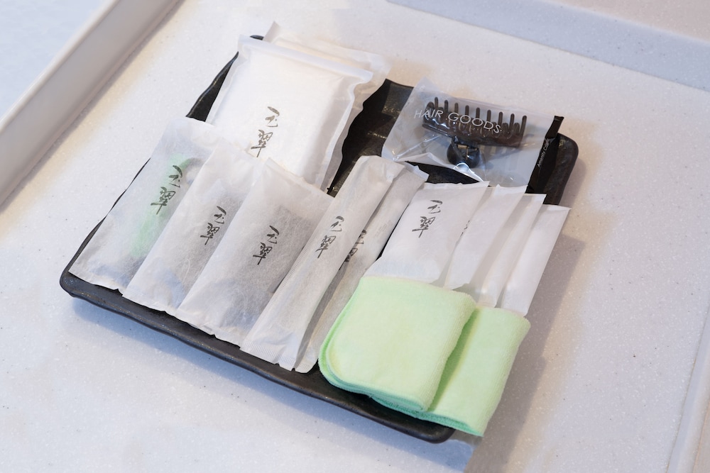 [源泉掛流し露天風呂] オーシャンビュー 2階特別室 客室の設備とサービス11 | 大室の杜 玉翠 (13 歳以上)