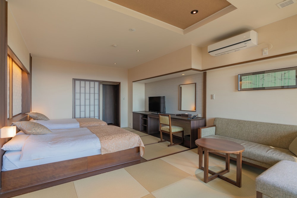 [源泉掛流し露天風呂] オーシャンビュー 1階ツイン 客室3 | 大室の杜 玉翠 (13 歳以上)