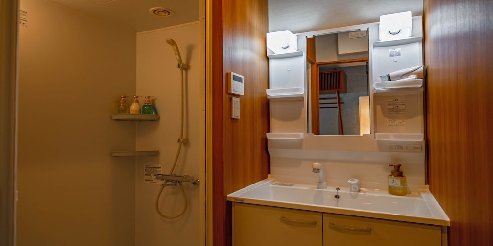 デラックス ダブルルーム 禁煙 (2F-4F) バスルーム0 | オイレ バイ ディーエスエイチ リゾーツ