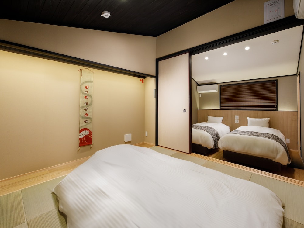 デラックス ヴィラ 客室1 | 奏 伏見稲荷 猪目邸