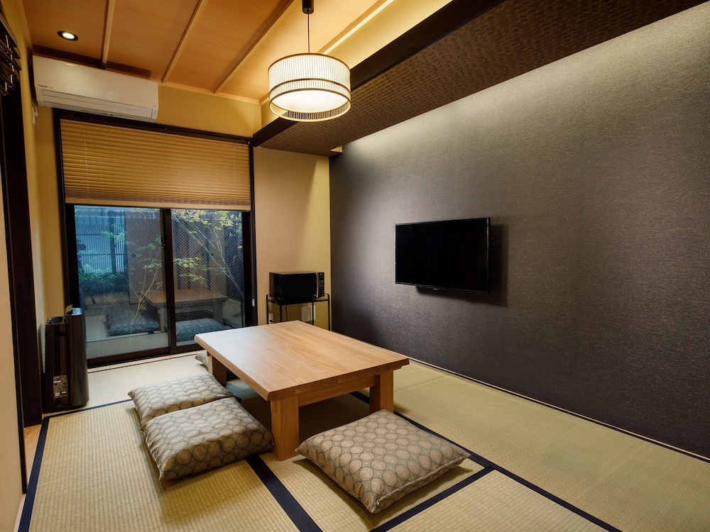 デラックス ヴィラ 禁煙 リビング エリア0 | 奏 伏見稲荷 猪目邸