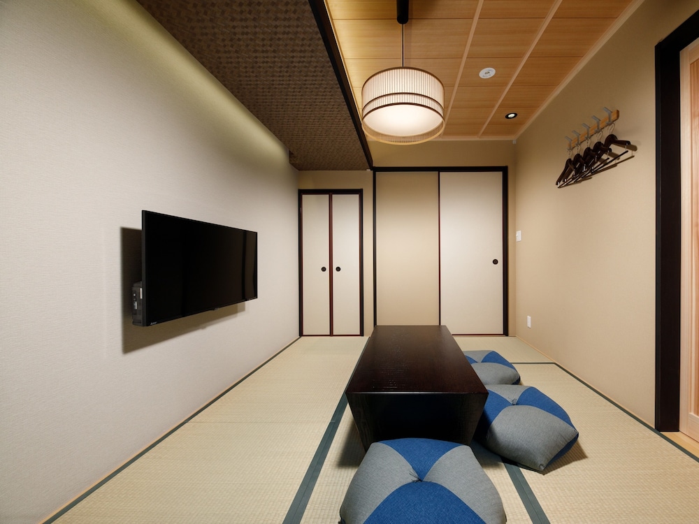 デラックス ヴィラ 禁煙 リビング エリア1 | 奏 伏見稲荷大社前