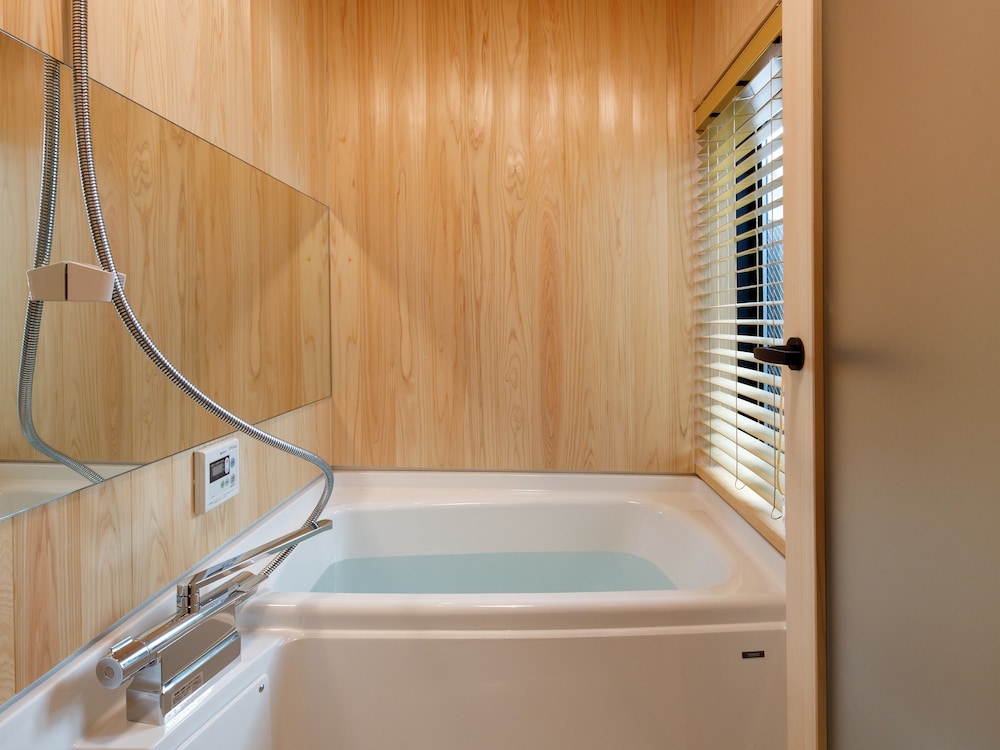 デラックス ヴィラ 禁煙 バスルーム1 | 奏 伏見稲荷大社前