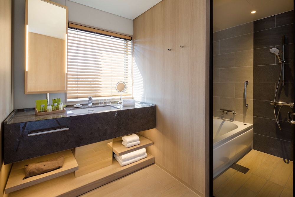 ルーム キングベッド 1 台 バスルーム1 | ヒルトン長崎