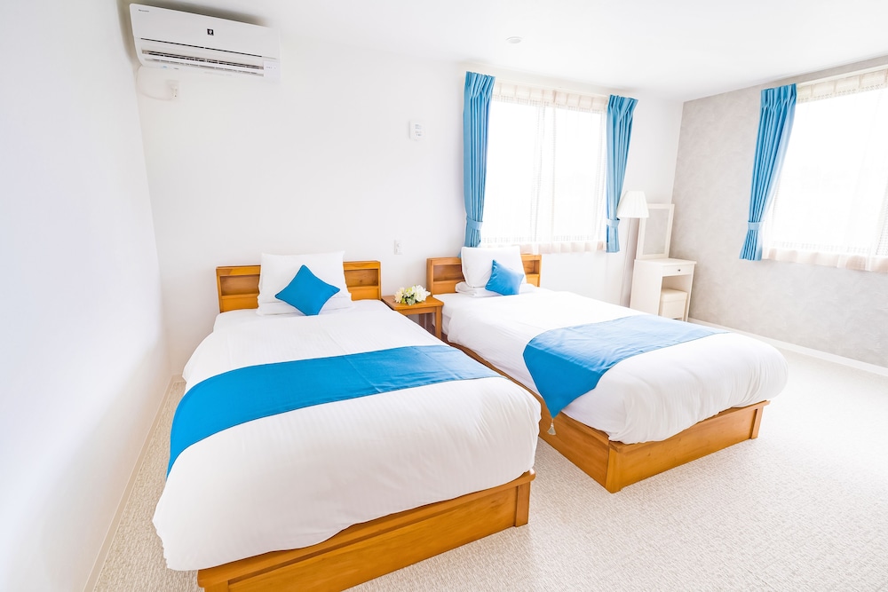 スーペリア 4 人部屋 禁煙 客室6 | ホテル カリフォルニア 宮古島リゾート