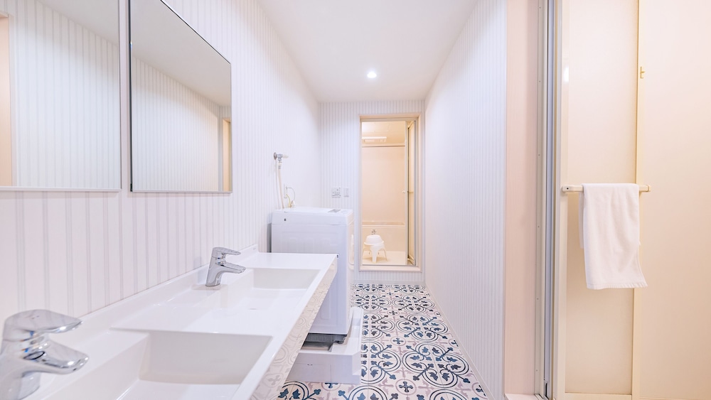 デラックスファミリールーム 客室3 | ホテル カリフォルニア 宮古島リゾート