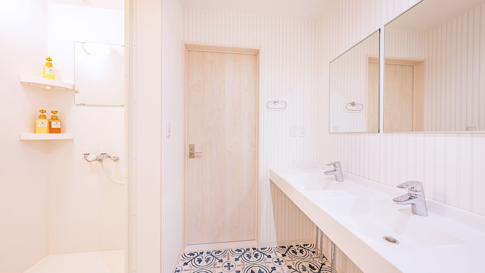 デラックスファミリールーム 客室4 | ホテル カリフォルニア 宮古島リゾート