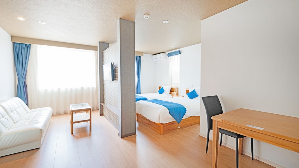 ユニバーサルルーム 禁煙 客室4 | ホテル カリフォルニア 宮古島リゾート