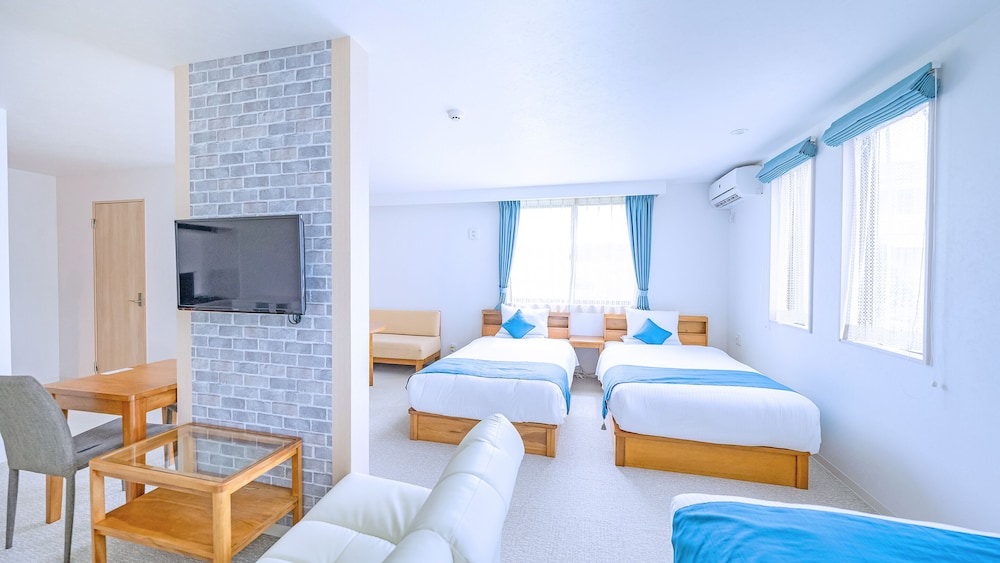 デラックス トリプルルーム 客室2 | ホテル カリフォルニア 宮古島リゾート