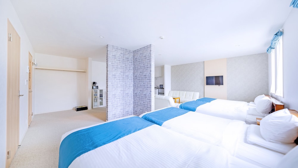 ファミリー ルーム 客室2 | ホテル カリフォルニア 宮古島リゾート