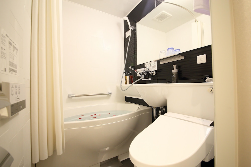 スタンダード ダブルルーム 禁煙 バスルーム1 | ダイナスティホテル大阪