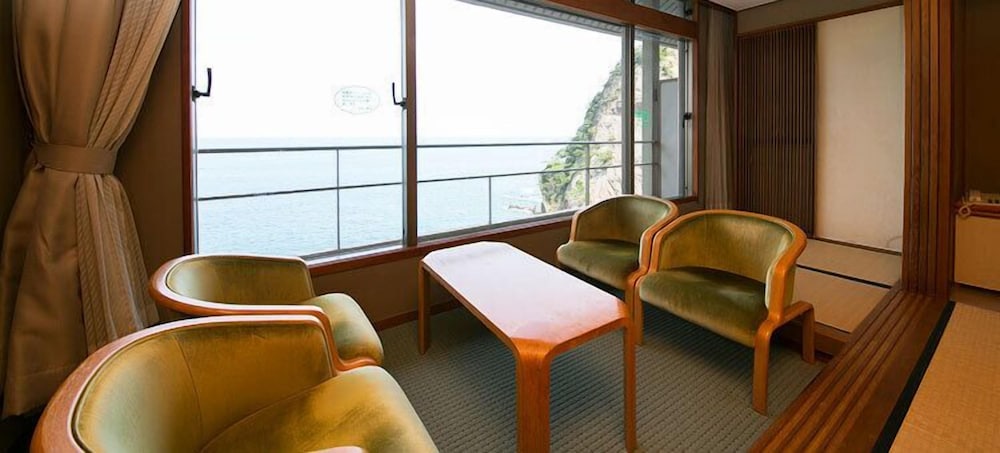 【禁煙】日昇館 和室 客室3 | ホテル浦島