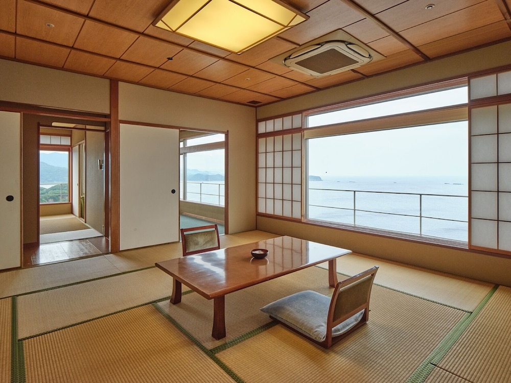【喫煙】山上館　コーナースイートルーム | ホテル浦島