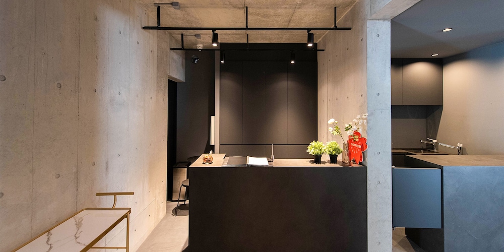 フロント1 | SPATIUM GINZA PONY フロント1 | SPATIUM GINZA PONY