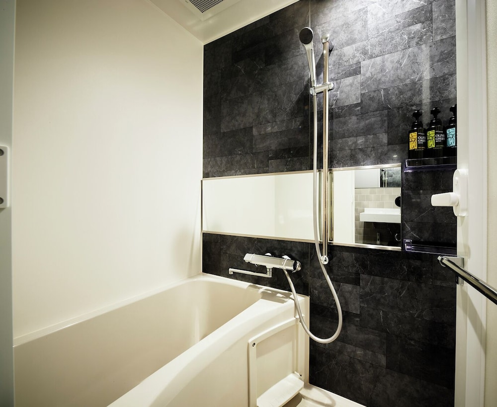 スーペリア ツインルーム 禁煙 バスルーム0 | & HOTEL HAKATA