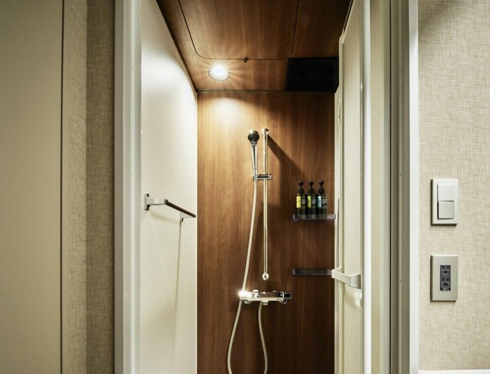 スタンダード ダブルルーム 禁煙 バスルーム1 | & HOTEL HAKATA