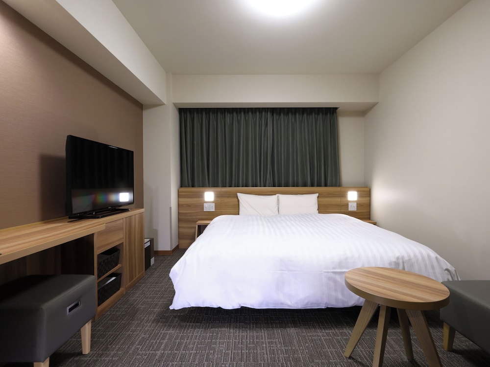 デラックス ルーム キングベッド 1 台 禁煙 客室3 | 天然温泉 富士桜の湯 ドーミーイン EXPRESS 御殿場