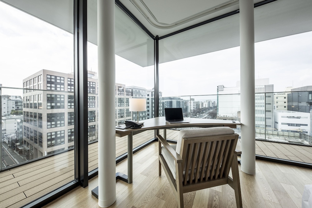 コーナーバルコニーツインルーム 禁煙 (ラウンジアクセス付) 客室4 | ザ ロイヤルパークホテル アイコニック 京都