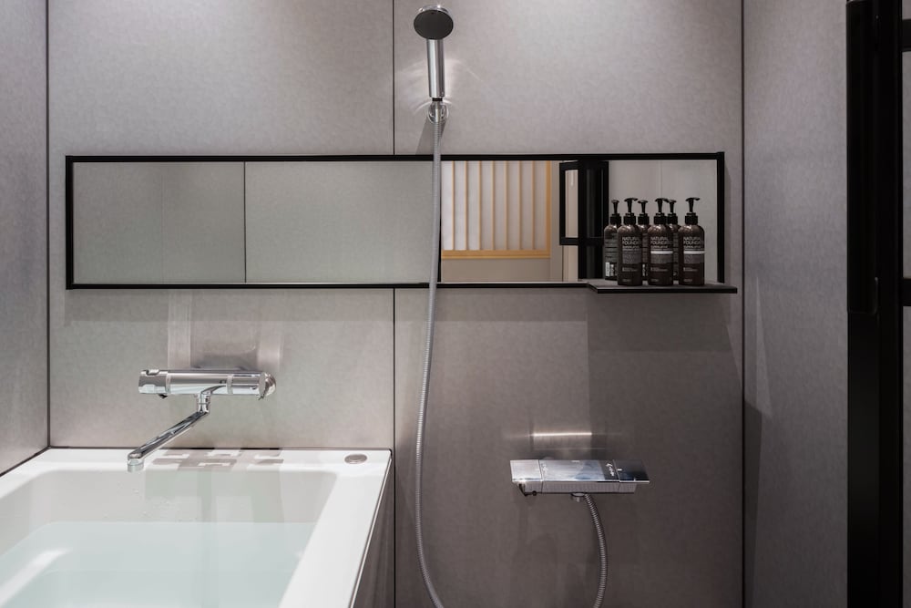 Superior with Japanese-style バスルーム0 | MIROKU NARA by THE SHARE HOTELS