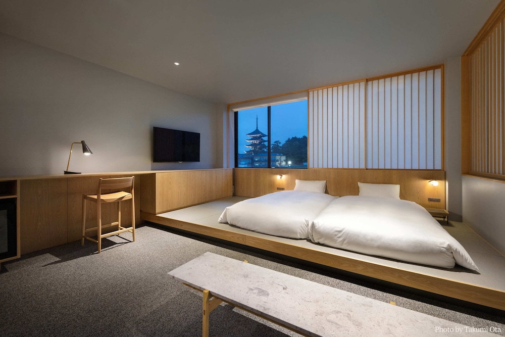 Superior with Japanese-style and Mountain View 客室1 | MIROKU NARA by THE SHARE HOTELS