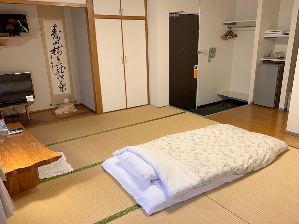 和室 喫煙可 客室1 | でいごホテル