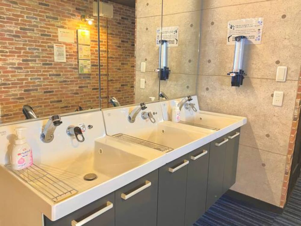 一棟貸し 禁煙 客室9 | 【最大 29 人】500㎡ ｜ダーツ & ビリヤード & カラオケ｜駐車スペース 5 台分