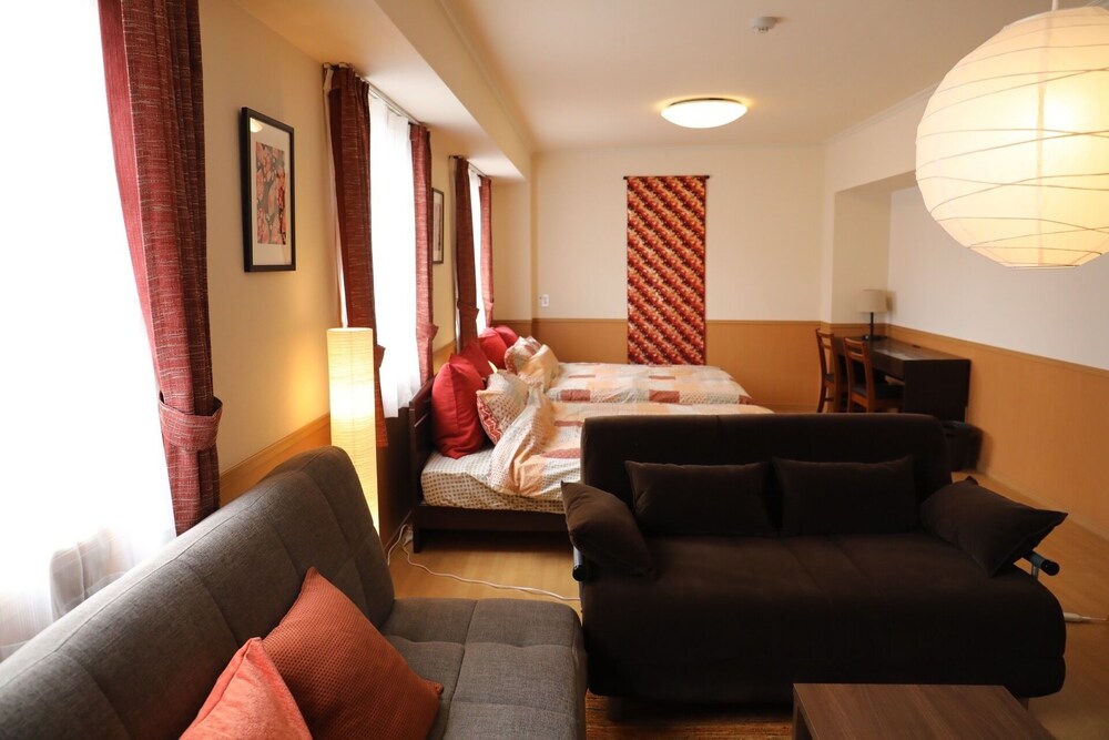 アパートメント 禁煙 (301) リビング エリア1 | ケイアイコンホテルズ新栄