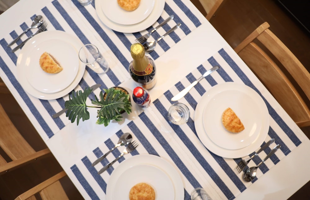 アパートメント 禁煙 (406) 客室内のダイニングエリア0 | ケイアイコンホテルズ池下