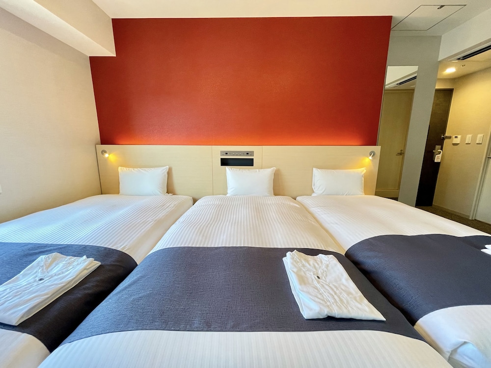 スーペリア トリプルルーム 禁煙 (6歳以下の添い寝のお子様は朝食料金別) 客室2 | THE KANZASHI TOKYO ASAKUSA