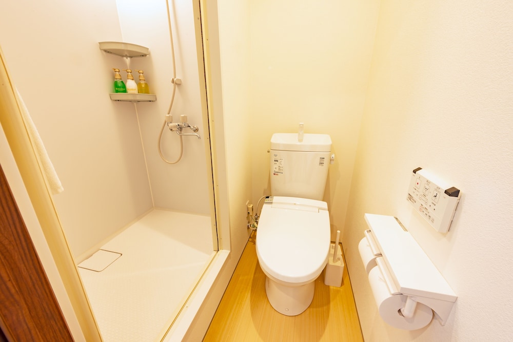 ダブルルーム 禁煙 バスルーム0 | plat hostel keikyu sapporo sky