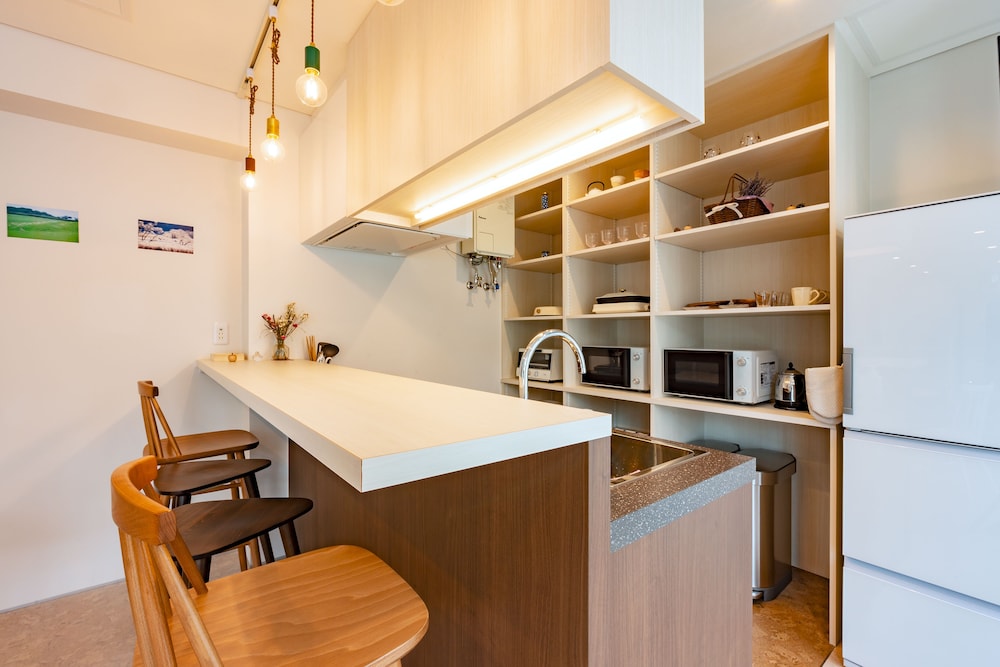 ダブルルーム 禁煙 共用キッチン1 | plat hostel keikyu sapporo sky