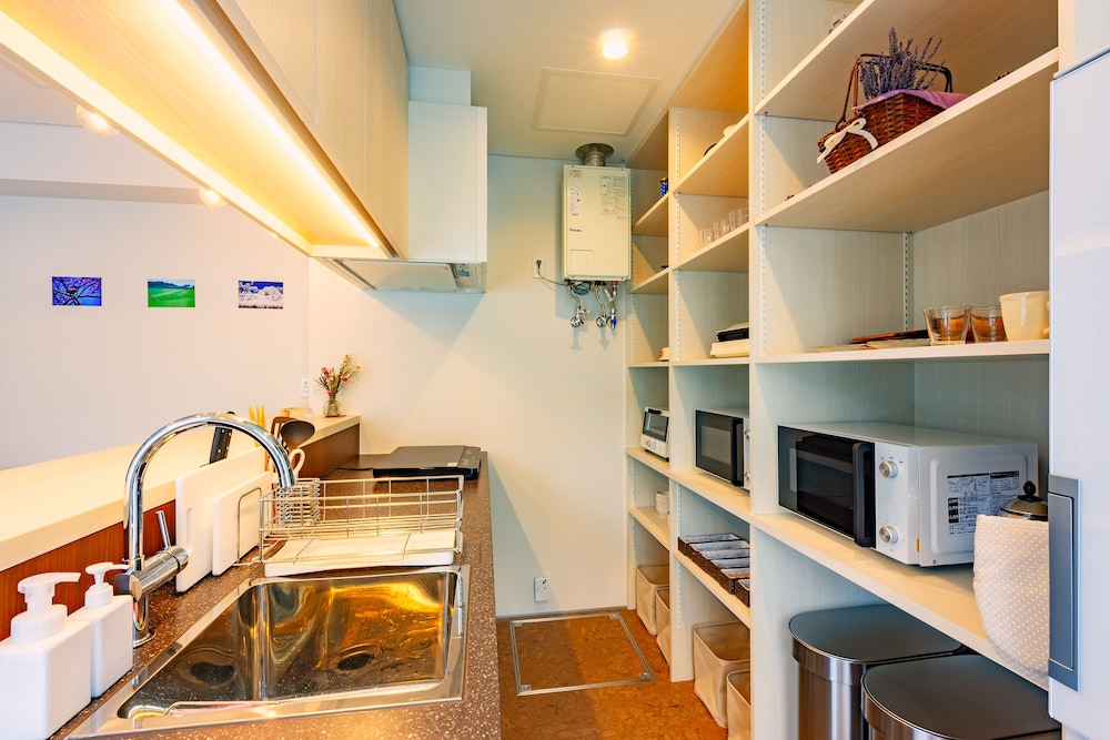 ダブルルーム 禁煙 共用キッチン2 | plat hostel keikyu sapporo sky
