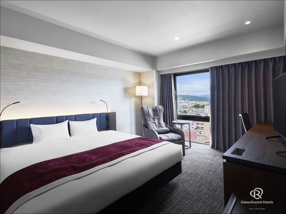 【禁煙】デラックスキングルーム | ダイワロイネットホテル山形駅前