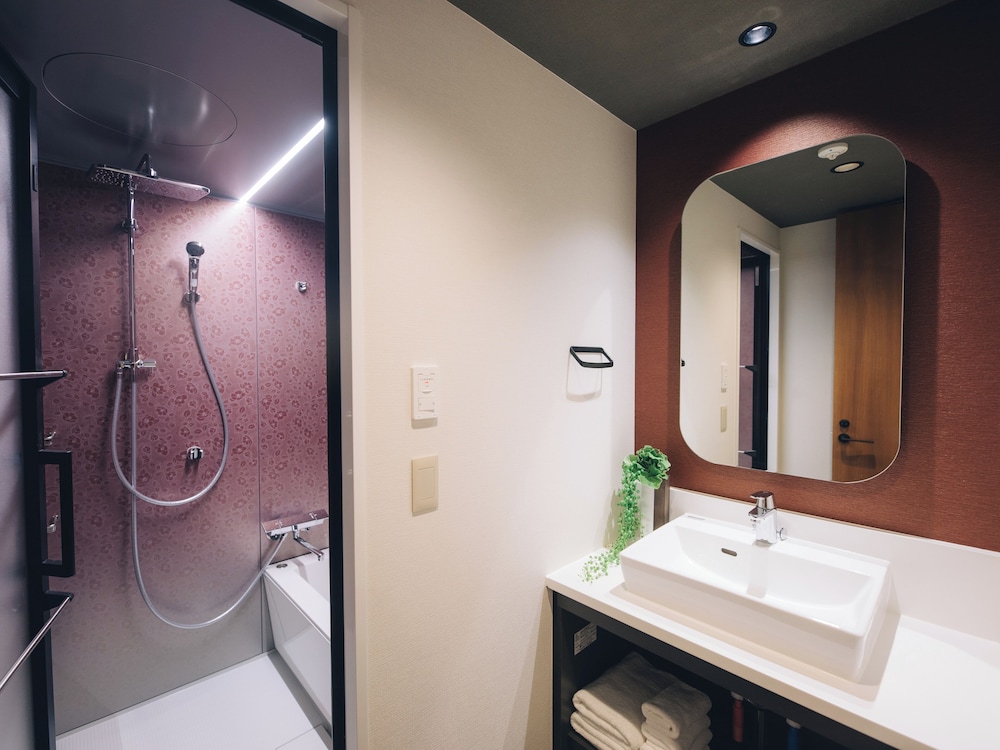 スーペリア 2 ベッドルーム スイート バスルーム0 | MIMARU SUITES 京都四条