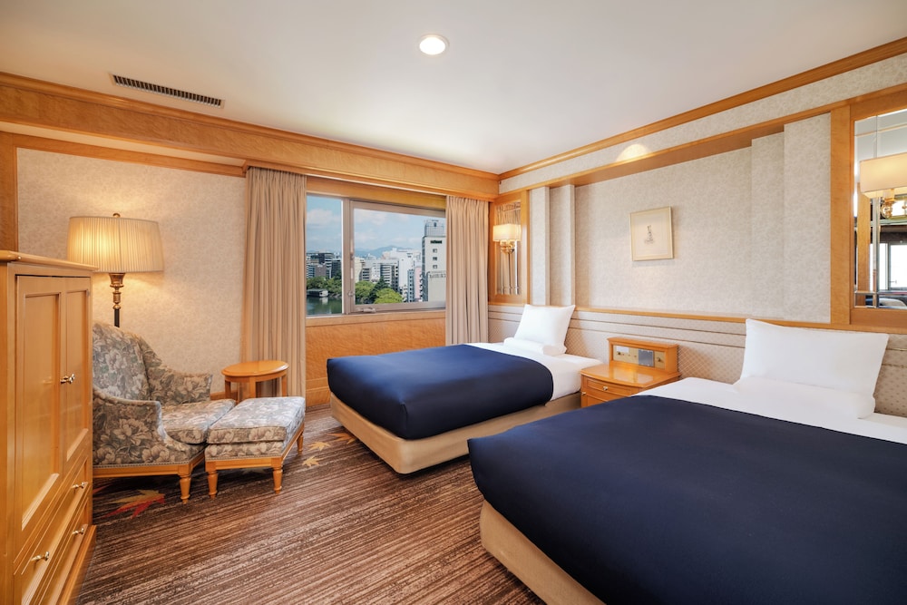 (禁煙)パークビュースイート 客室1 | ホテルマイステイズ広島 平和公園前