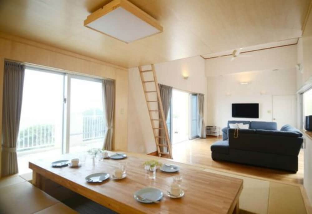 プライベートバケーションホーム 禁煙 リビングルーム2 | 家族のやど かさね