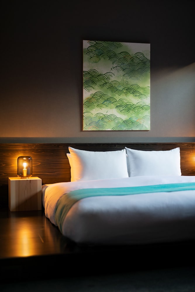クラシック ダブルルーム キングベッド 1 台 禁煙 専用バスルーム 客室3 | THE MACHIYA HOTEL TAKAYAMA