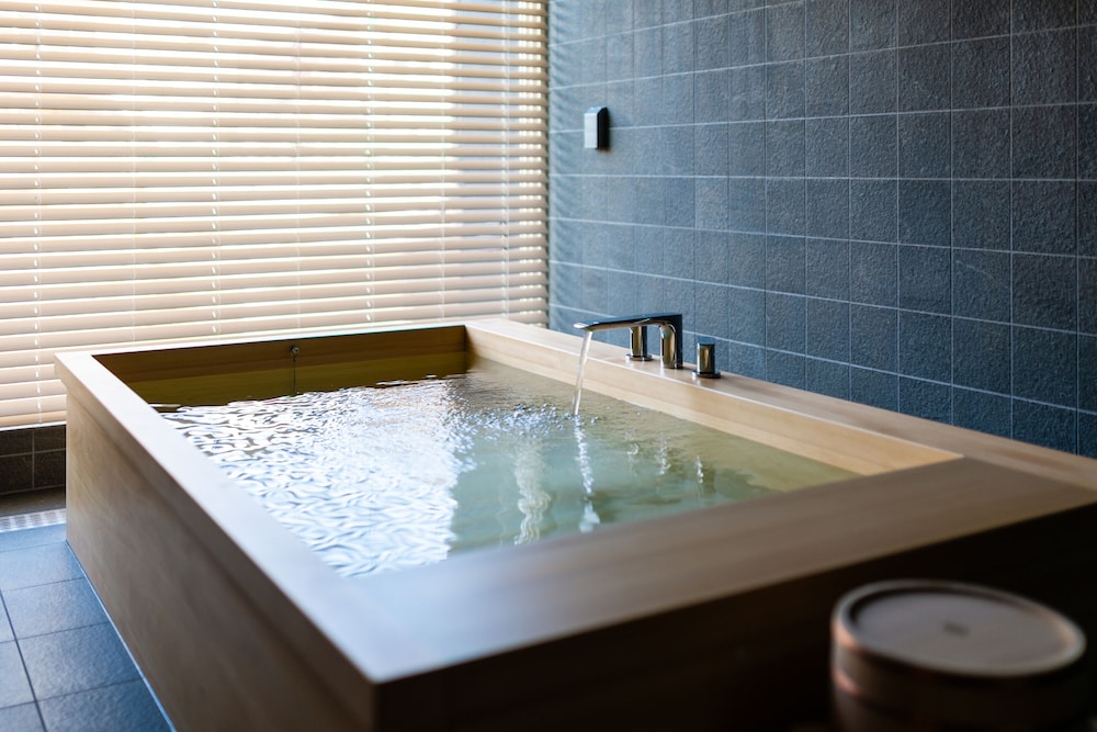 ファミリー ヴィラ バスルーム2 | THE MACHIYA HOTEL TAKAYAMA