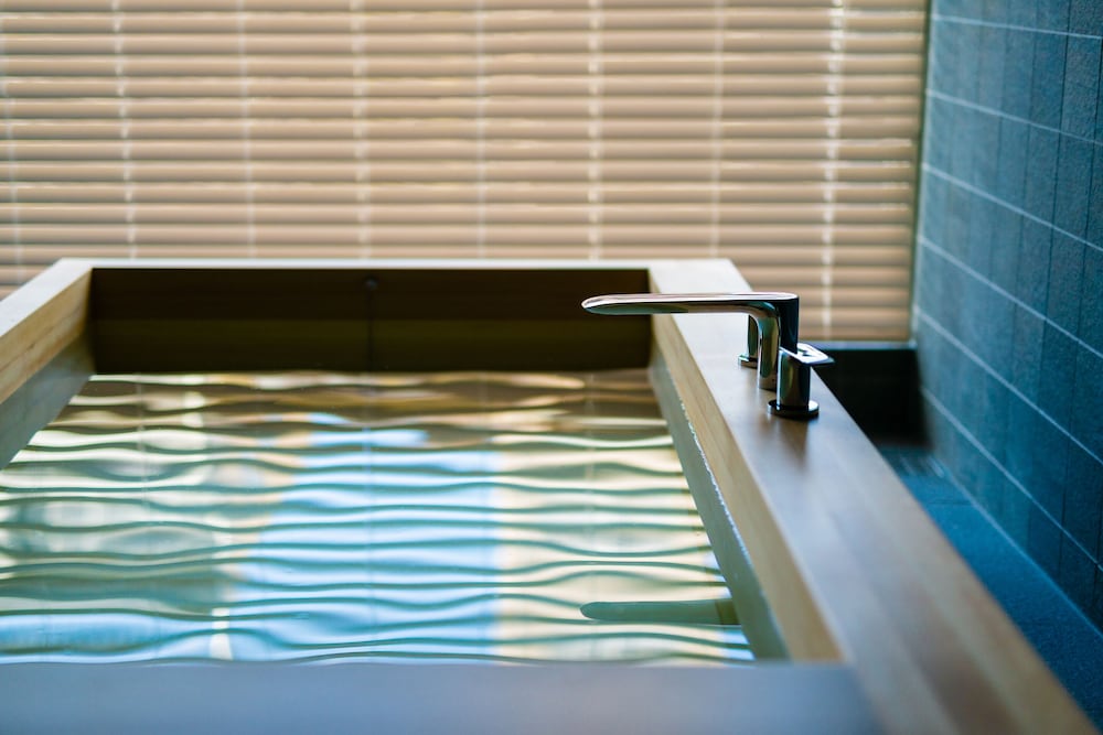 ファミリー ヴィラ バスルーム1 | THE MACHIYA HOTEL TAKAYAMA