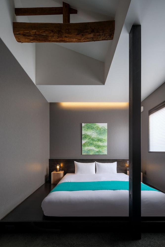 クラシック ダブルルーム キングベッド 1 台 禁煙 専用バスルーム | THE MACHIYA HOTEL TAKAYAMA