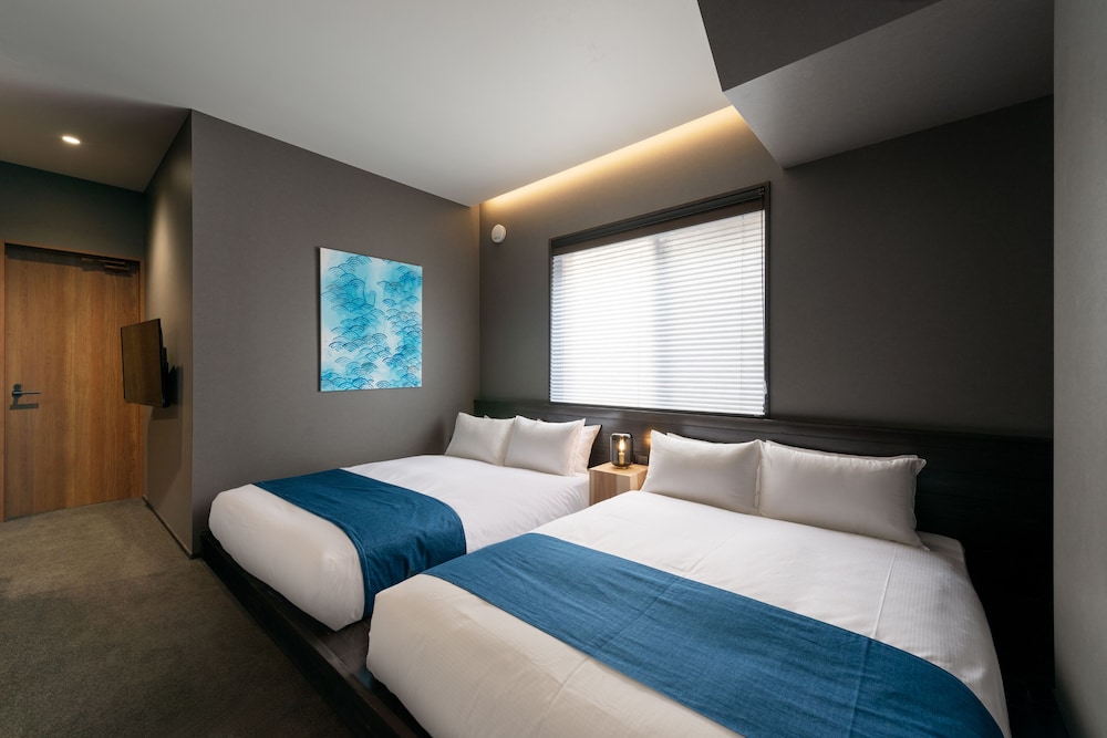 スーペリア ダブルルーム ダブルベッド 2 台 禁煙 専用バスルーム | THE MACHIYA HOTEL TAKAYAMA